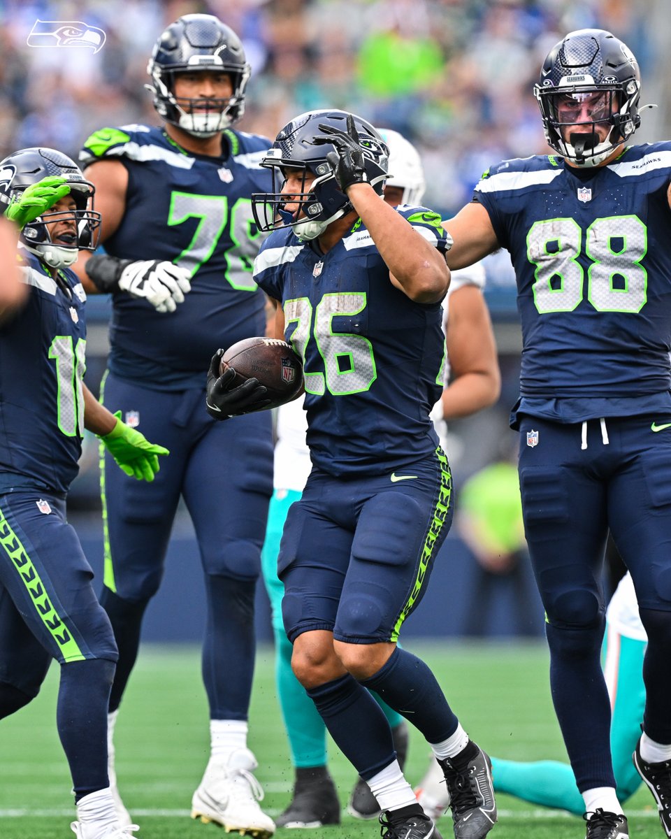 ShaneInDSM's tweet image. #SEAHAWKSWIN !!! Seattle beat Miami. @MiamiDolphins @Seahawks  Miami next faces the Titans, while SEATTLE next faces the Lions.



Final: #Seahawk 24, Dolphins 3. Seattle improves to 3-0 under Mike Macdonald.