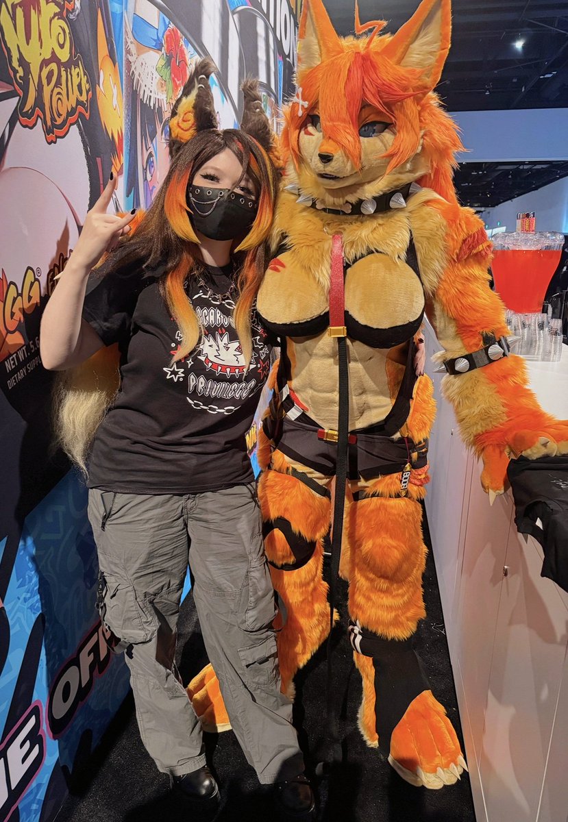 SinderVTuber's tweet image. WOLF SISTERS 🧡🧡