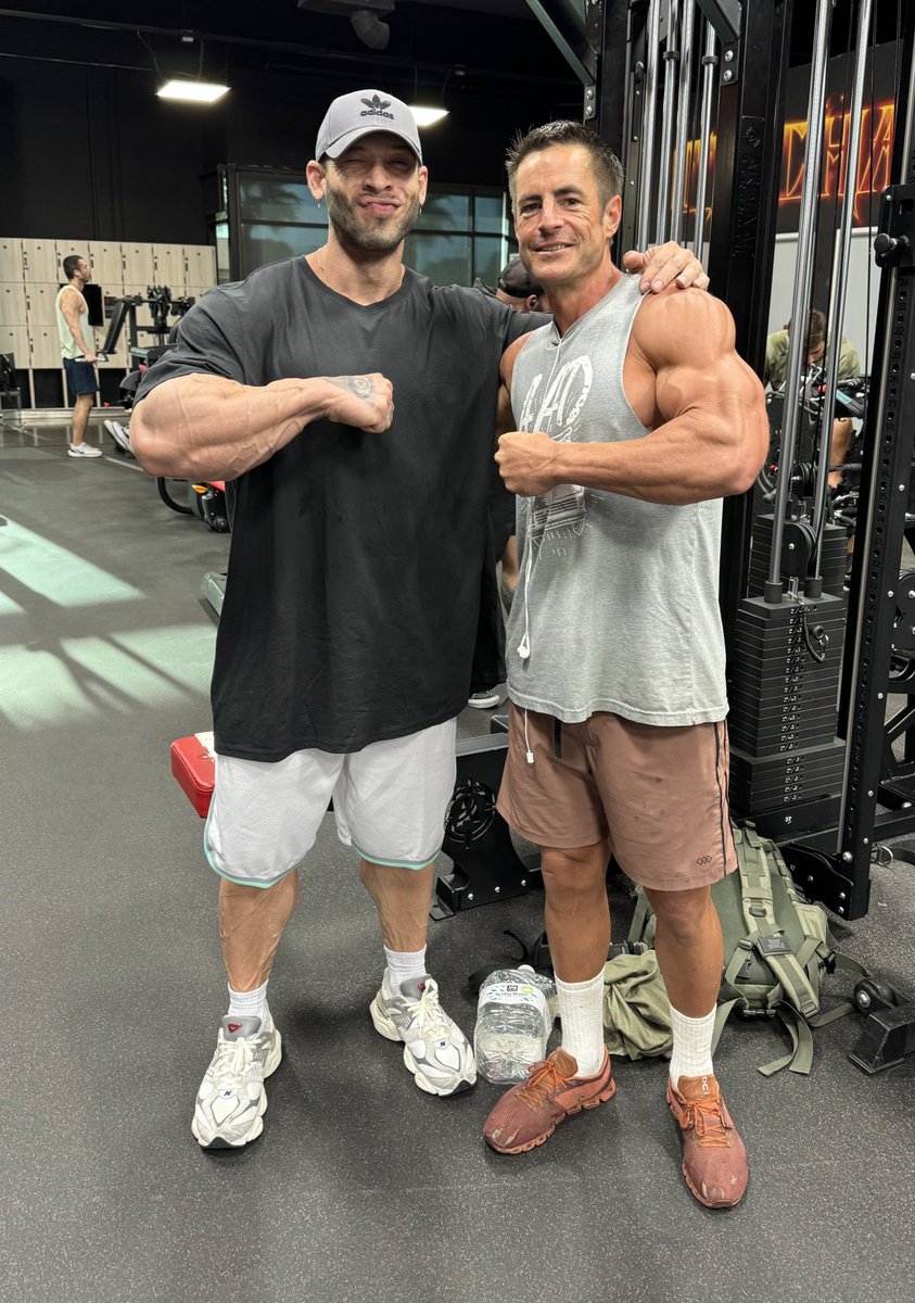 Met <a href="/ramondinopro2/">RAMON DINO 🦖</a> &amp; he was gracious enough to take time out of his day to take a photo. I don’t get start stuck often but I did here about one of the best physiques on the planet, super gracious humble! Also I’m competing in the LV Natural and Team USA this weekend at the Rio!