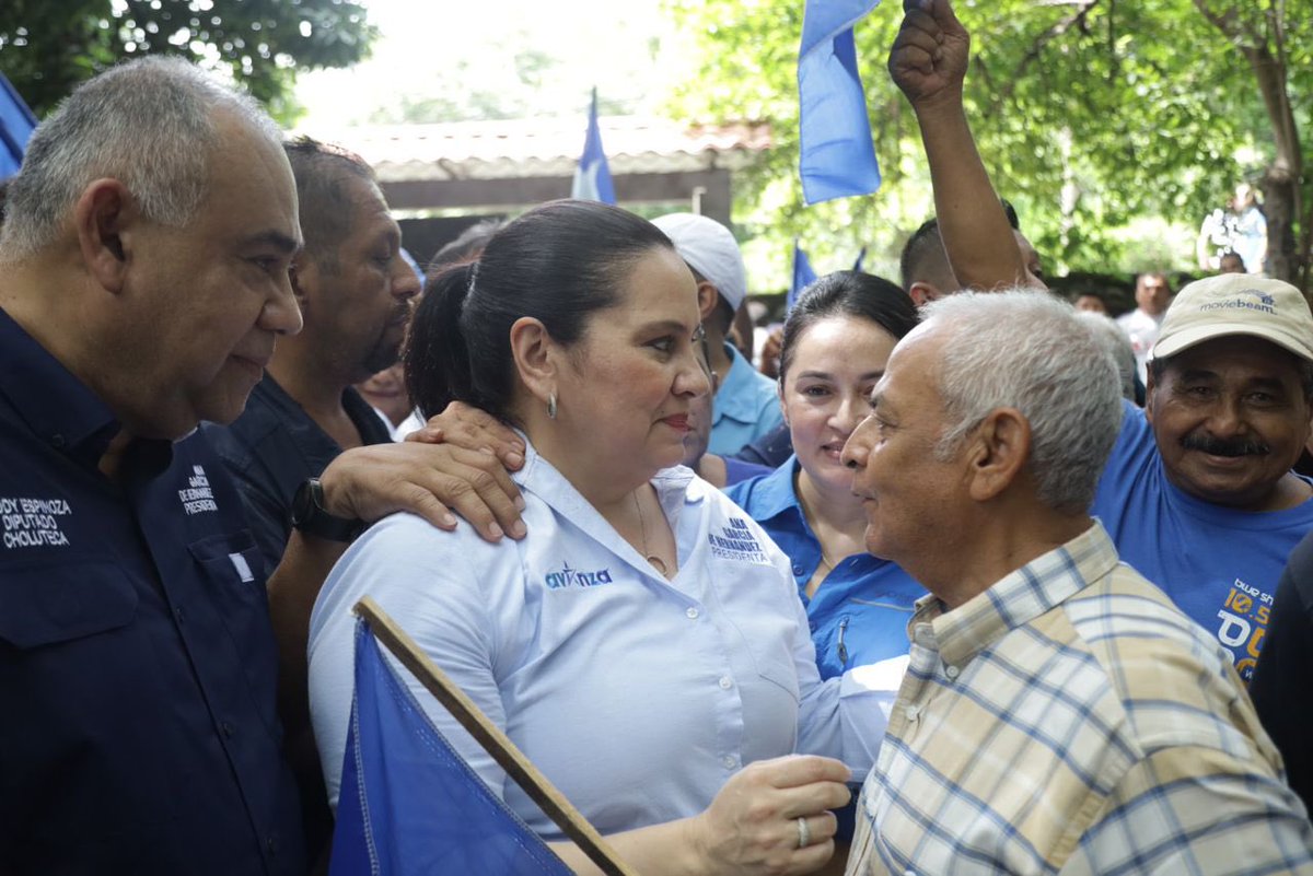 En Orocuina, Choluteca con el Movimiento AVANZA Estamos Listos para ganar las próximas elecciones con nuestro próximo Alcalde Rene Osorto y la planilla de nuestros próximos Diputados. 

Gracias a mi Partido Nacional en Orocuina por su apoyo a mi candidatura para convertirme en la