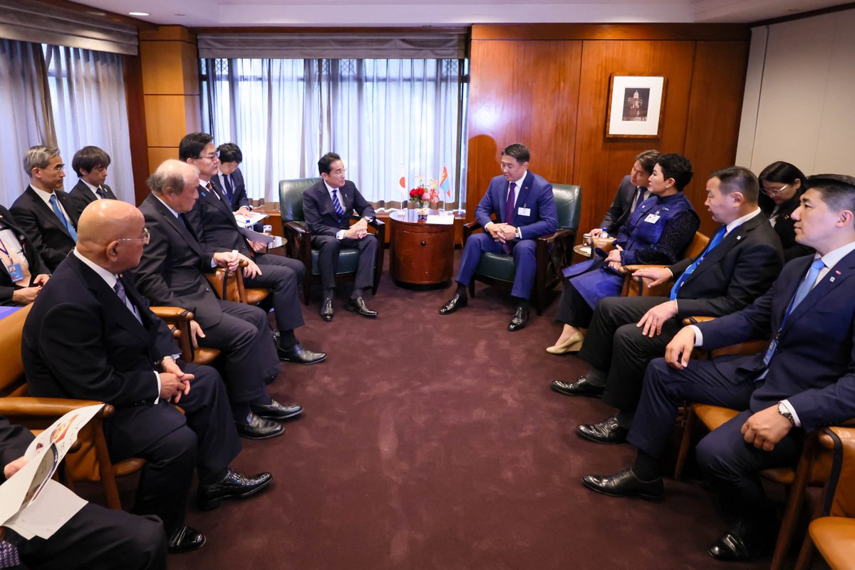MofaJapan_jp's tweet photo. 現地時間9月22日（日本時間9月23日）、第79回 #国連総会 出席のためニューヨークを訪問中の #岸田総理大臣 は、オフナー・フレルスフ・ #モンゴル 国大統領と首脳会談を行いました。なお、冒頭、フレルスフ大統領から、能登半島における大雨災害についてお見舞いのメッセージがありました。

概要はこちら👇
https://t.co/xwpkyxAKBW