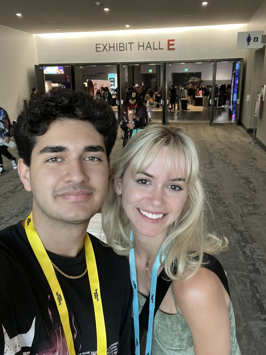 traqzin's tweet image. More pictures with these amazing people @mxddylol @Zemie @Replays @OwlFN_