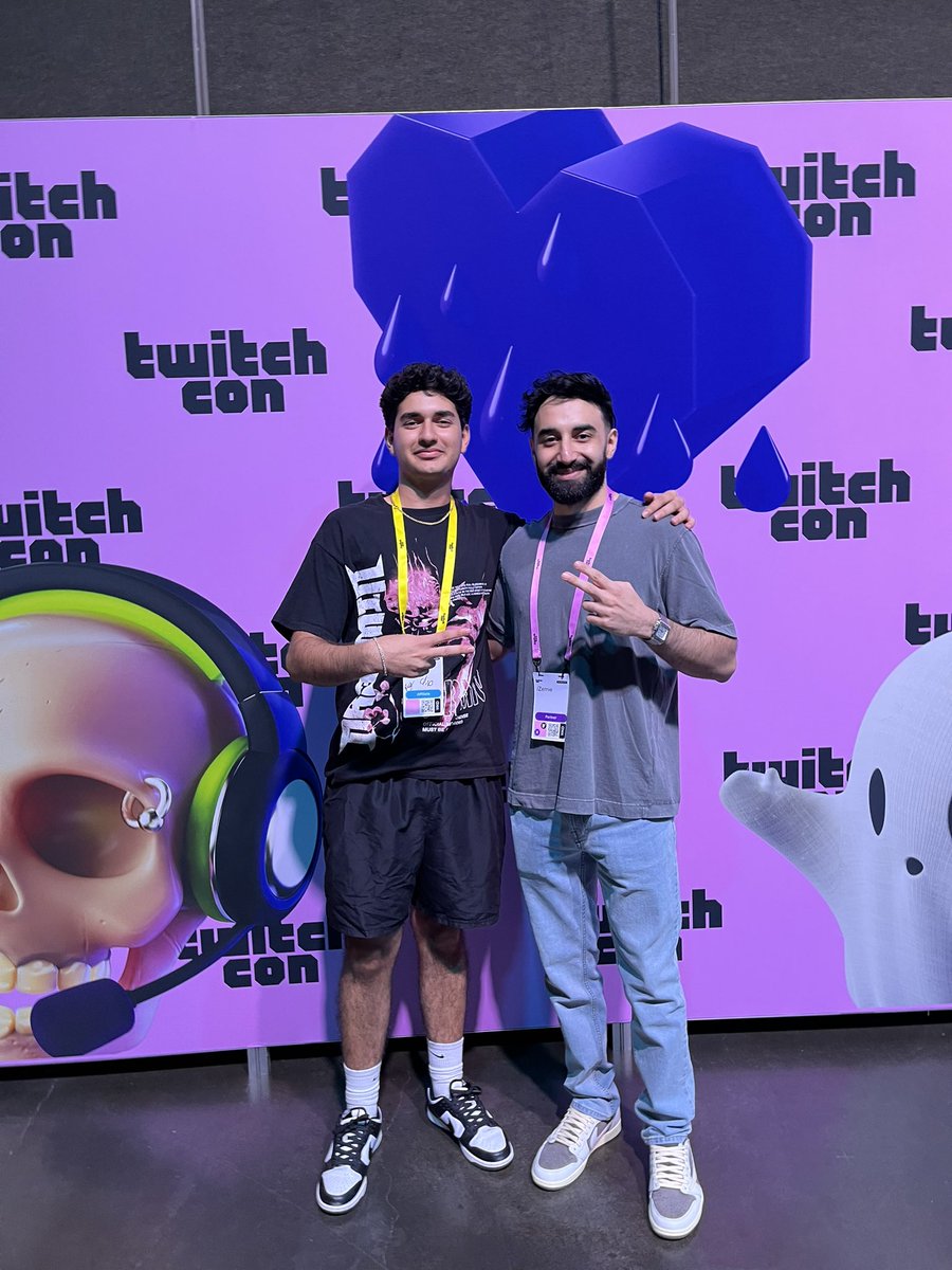 traqzin's tweet image. More pictures with these amazing people @mxddylol @Zemie @Replays @OwlFN_