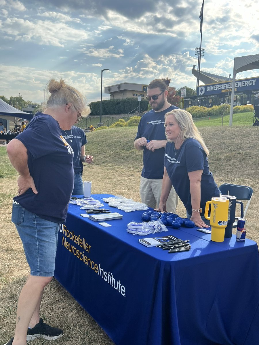 WVURNI's tweet image. We turned National #ConcussionAwarenessDay into a full weekend!

Our Concussion &amp;amp; Brain Injury Center team set up at yesterday’s WVU game to share information about concussion and brain injury, both on and off the field.