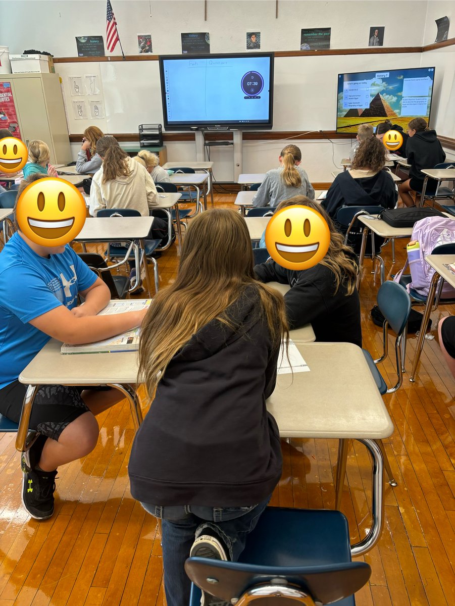 7th graders participated in a modified cybersandwich. S's were broken up into groups of 3 and were given the task of being the reader, scribe, and question master when reading about the geography of Ancient Egypt. Love the conversations going on during this! #Eduprotocols #sschat