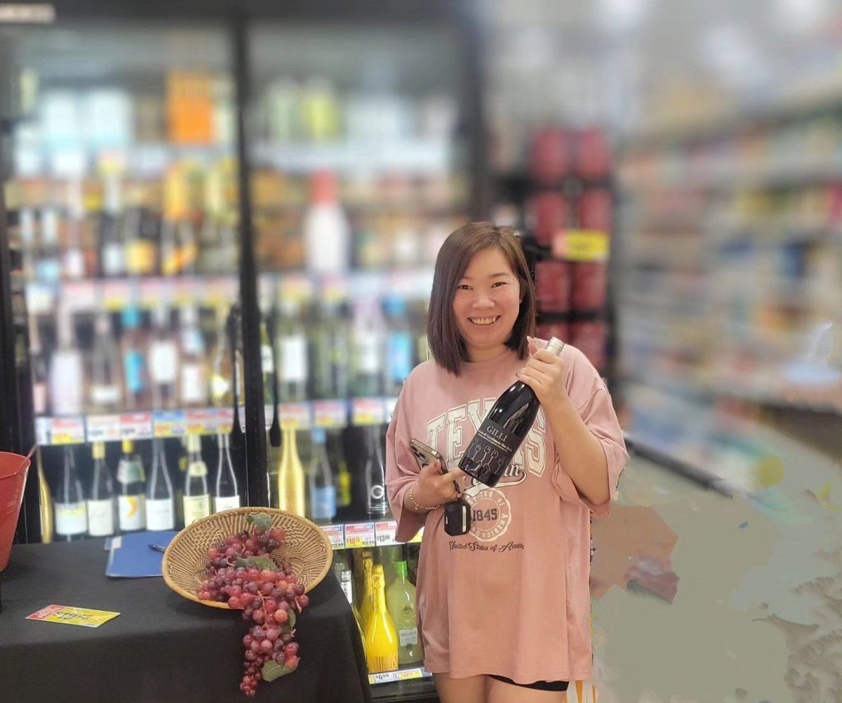 branwarwines's tweet photo. 🍷 Fantastic wine tasting today at HEB featuring sweet delights: Cascina Gilli Malvasia &amp; Isolabella Della Croce Moscato d'Asti. Next up: 09/29 at HEB Sienna with South African wines! Stay tuned for more. #WineTasting #SouthAfricanWines #HEBSienna #WineLovers https://t.co/EhBNFWxbyV