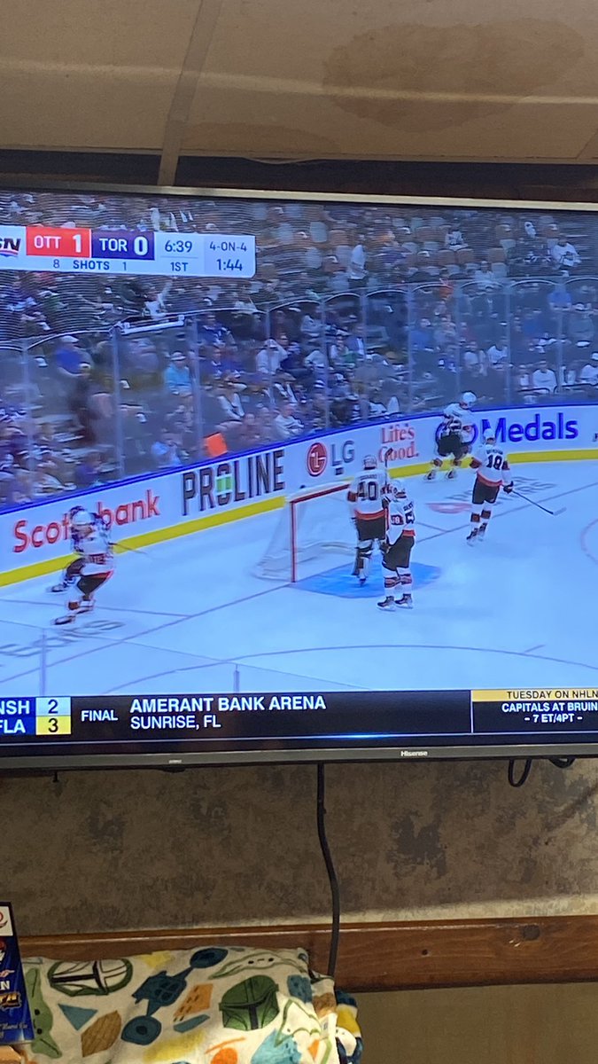 Ah yes yelling at the TV season is back #gosensgo