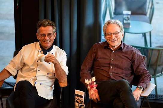 TheZugPost's tweet photo. Kirschtorten, Speckli and Kirschstängeli https://t.co/75IvBQHEwN https://t.co/4HSgNEwuOm