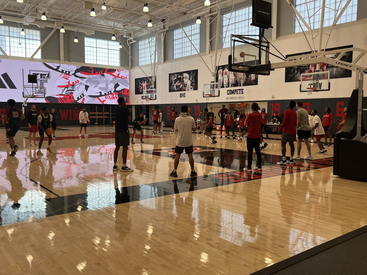 Tobias Bass (@tobias_bass) on Twitter photo Spent the weekend in Lubbock watching <a href="/TexasTechMBB/">Texas Tech Basketball</a> & they look really good
To be a successful team that makes a run in March, you have to have 5 things, the Red Raiders have all 5
1. Coaching
2. PG
3. Depth
4. NBA Players
5. Shot making
They have a chance to be a top 15 Spent the weekend in Lubbock watching <a href="/TexasTechMBB/">Texas Tech Basketball</a> & they look really good
To be a successful team that makes a run in March, you have to have 5 things, the Red Raiders have all 5
1. Coaching
2. PG
3. Depth
4. NBA Players
5. Shot making
They have a chance to be a top 15