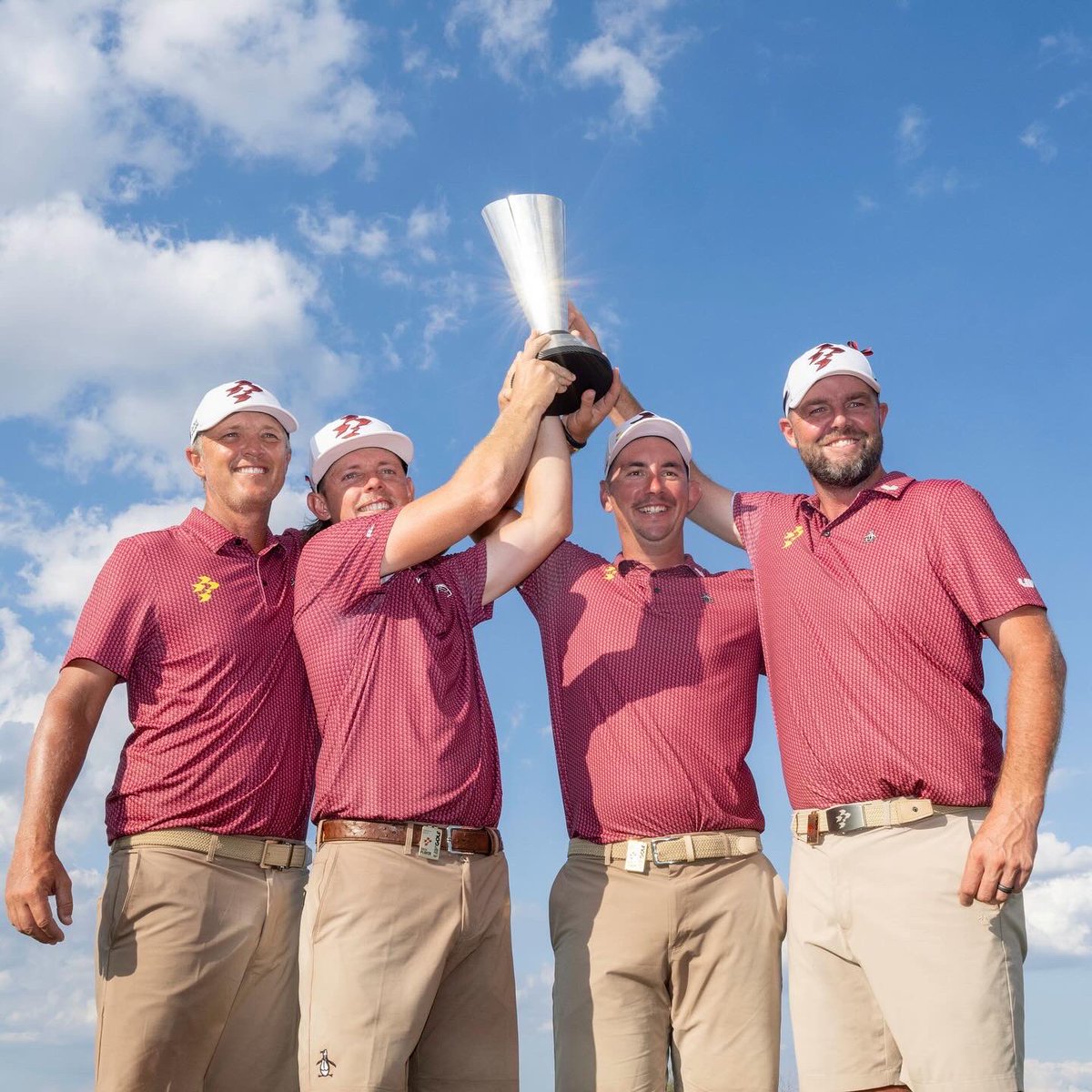 IT DOESN’T GET ANY BETTER THAN THIS! 🏆📸🍾

#RipperGC #LIVGolf