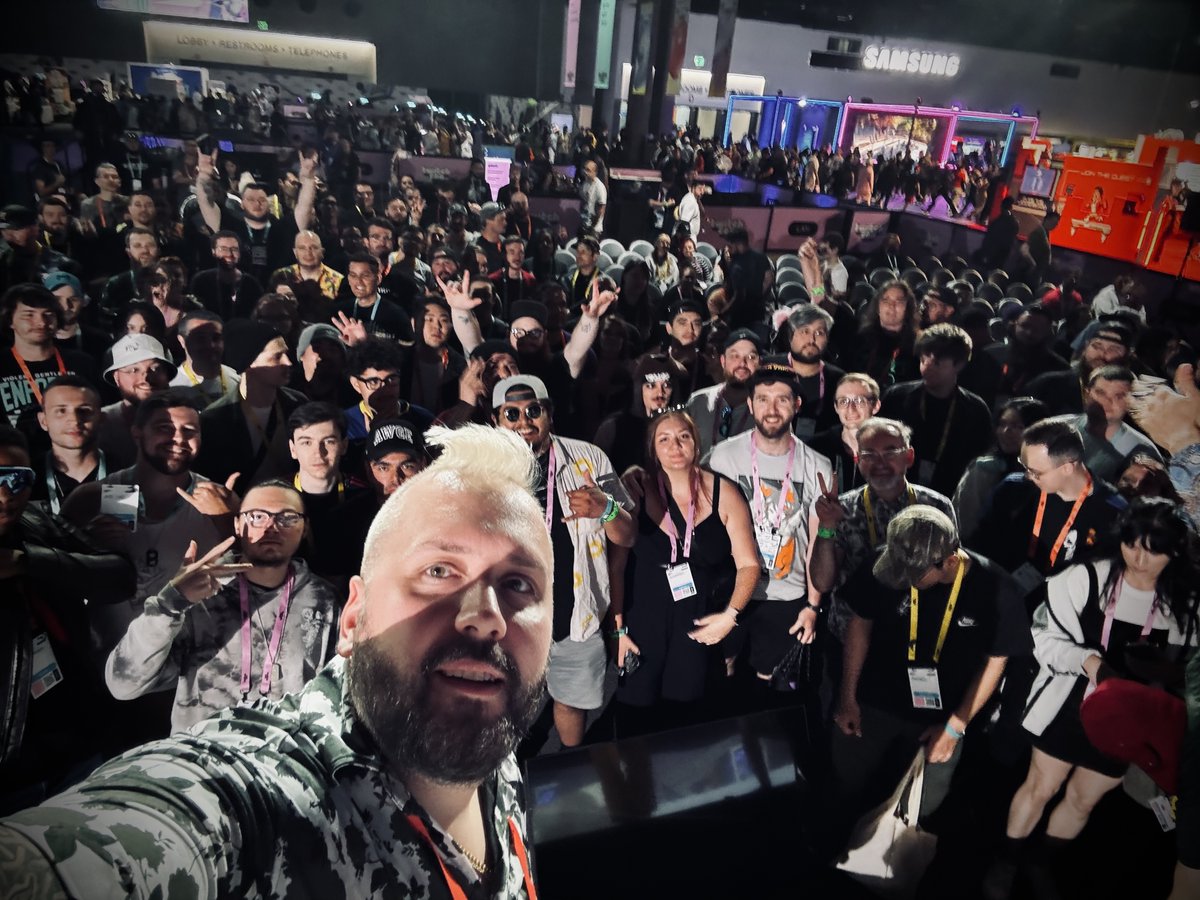tarkovarena's tweet photo. #TwitchConSanDiego #EscapefromTarkov #TarkovArena https://t.co/8qKzTUWYYd