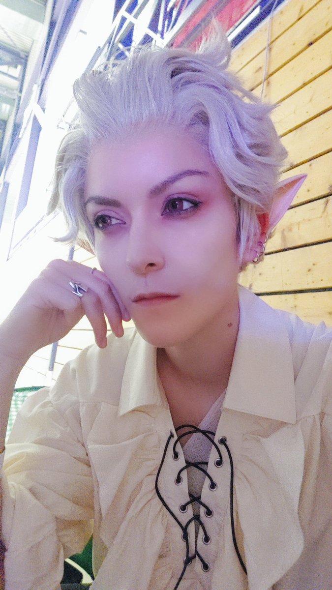_ShuuKun_'s tweet photo. I cosplayed as #astarion from #BaldursGate3 yesterday!
It was really fun to cosplay as him!So many people have stopped me for a picture, this guy is so loved 😭💖
#Astarion #astarioncosplay #BaldursGate3 #baldursgatecosplay #cosplay @larianstudios @NeilNewbon https://t.co/9B2xi4umgR