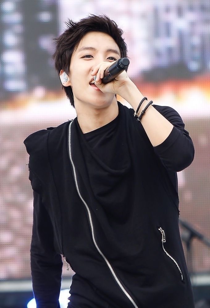 Hope_shine218's tweet image. D-24 🤍

#24DaysToMeetOurHOPE
#WaitingForHOPE #jhope