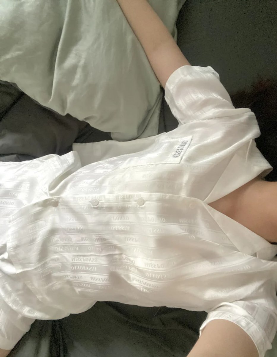ivanelghifari's tweet photo. As the day ends, may your dreams be as soft as your cozy white pajamas. Good night! 🌙✨ #GoodNight #SweetDreams https://t.co/78H5EijtSY