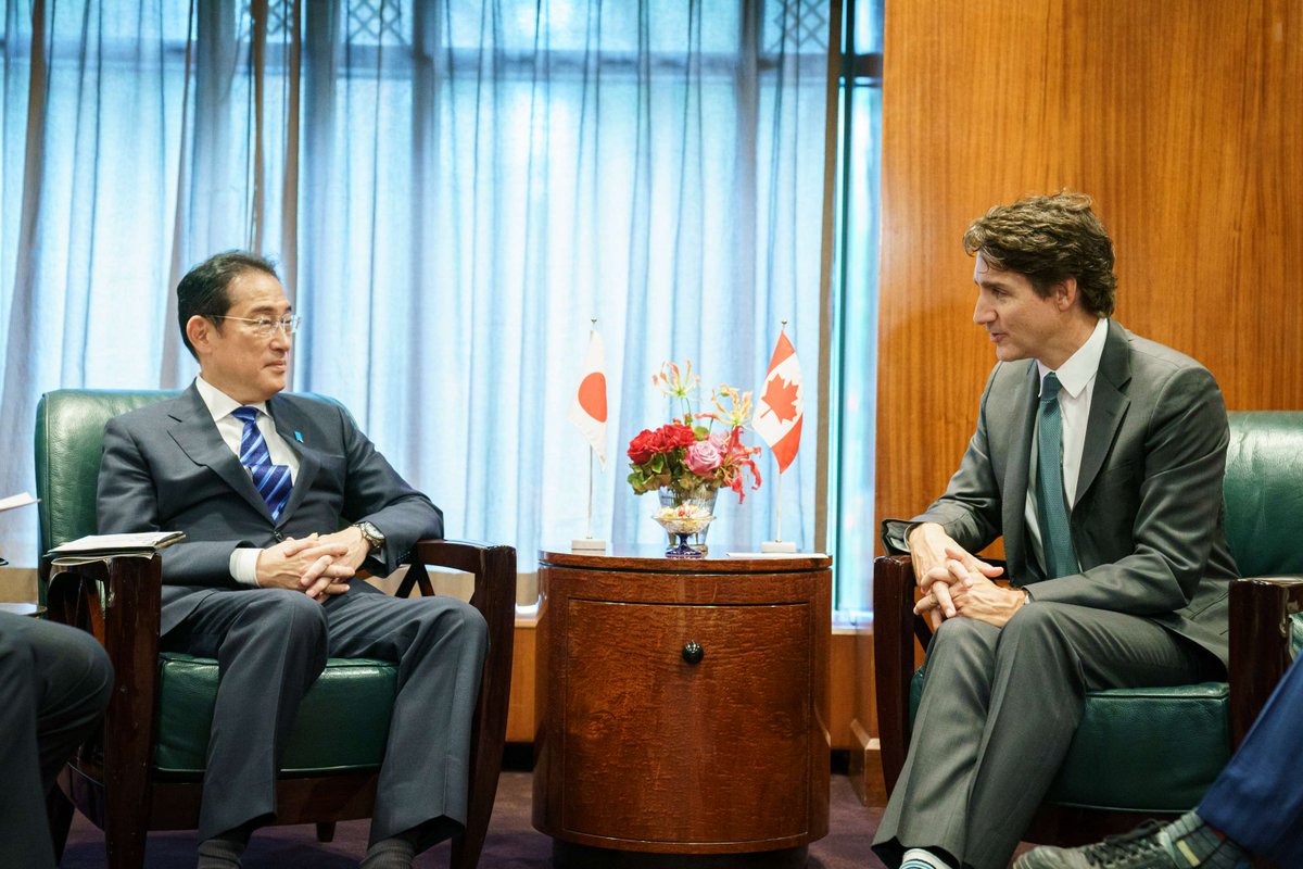 Prime Minister Trudeau met with the Prime Minister of Japan, Kishida Fumio, reaffirming the strong Canada-Japan bond. They discussed shared priorities including expanding trade, energy, their support for Ukraine, and more. Details: ow.ly/lFg050TsJQW