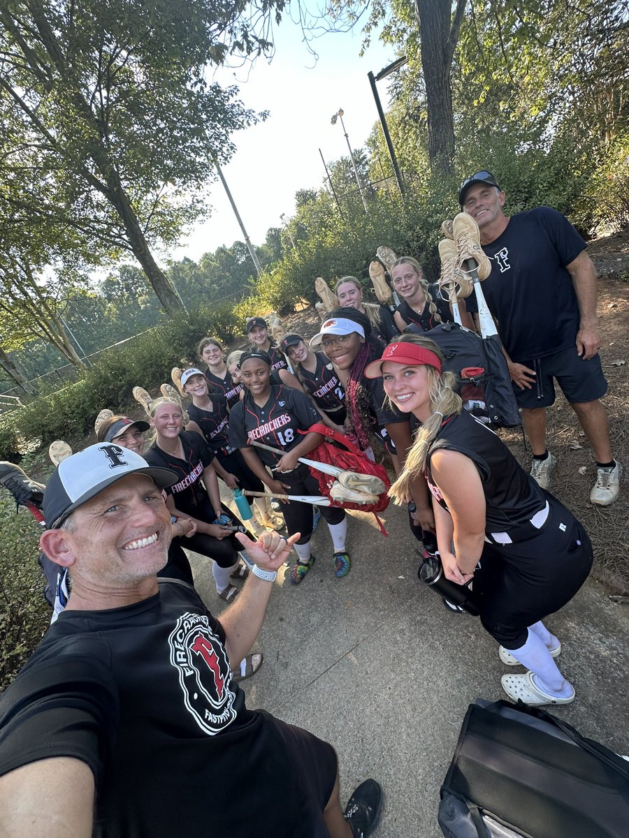 Great finish to the weekend by going 2-0 on the day and 4-1 overall.  Last game <a href="/jordynaungst/">Jordyn Aungst</a> with a 4 hit 2 run gem in the ⭕️ and <a href="/cameryncauthen_/">Cameryn Cauthen</a> bat was 🔥w/9hits over weekend! Strong Team performance and proud of this Crew!! 🧨🥎🤙🏽 <a href="/Firecrackersinc/">Firecracker Softball</a>