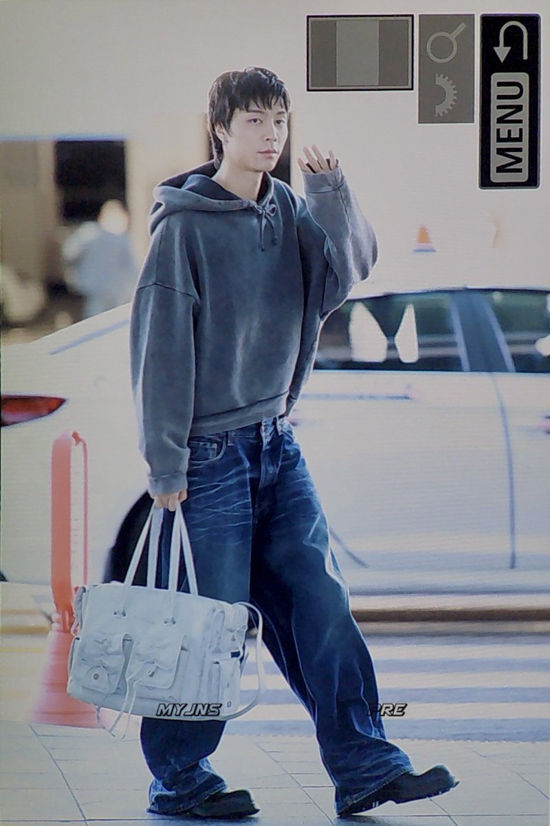 240923

#쟈니 #johnny #서영호 
#ACNESTUDIOSxJOHNNYSUH 
#AcneStudiosSS25 #AcneStudios
#NCT127