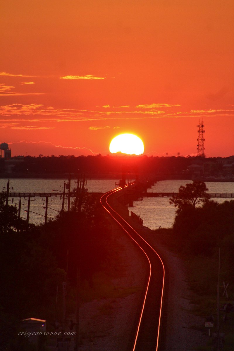 Weatheric's tweet photo. First day of fall #sunset over Bay St. Louis. #mswx @WLOX @NWSNewOrleans @spann https://t.co/rHLg2kEDO6