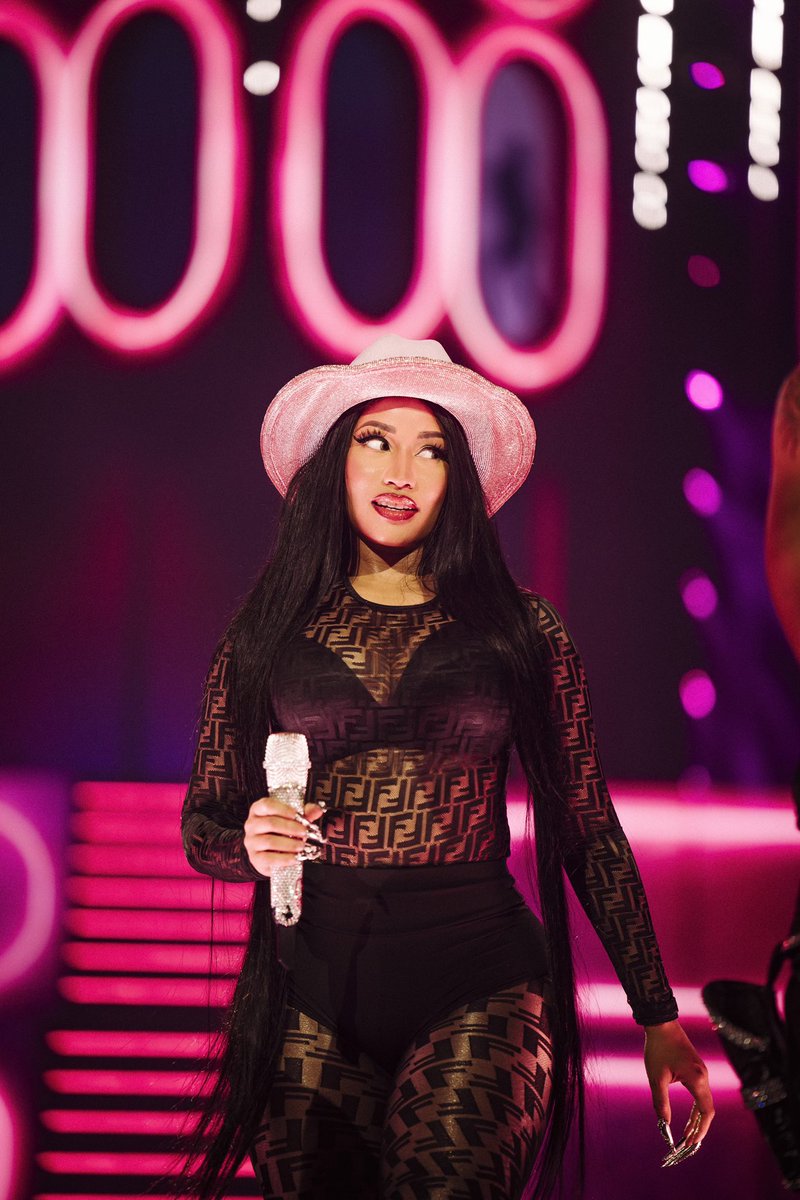 Nicki Minaj tweet media