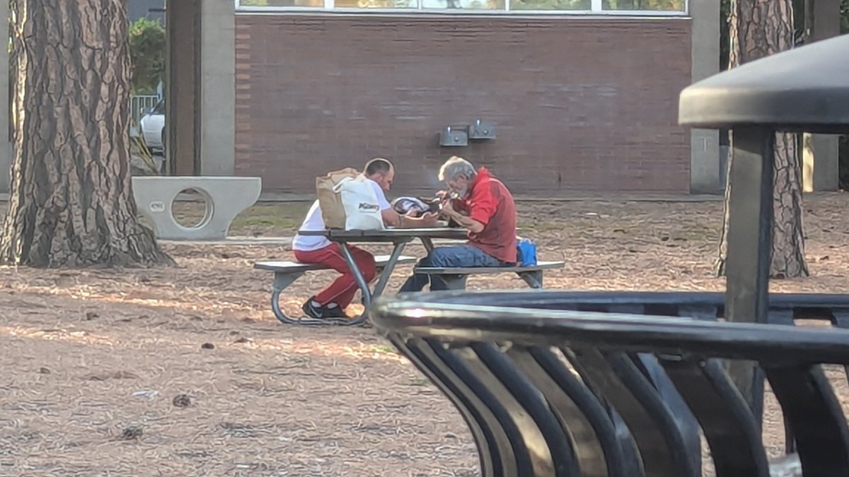 RICH 🌲🌦️🏀⚽️ tweet media