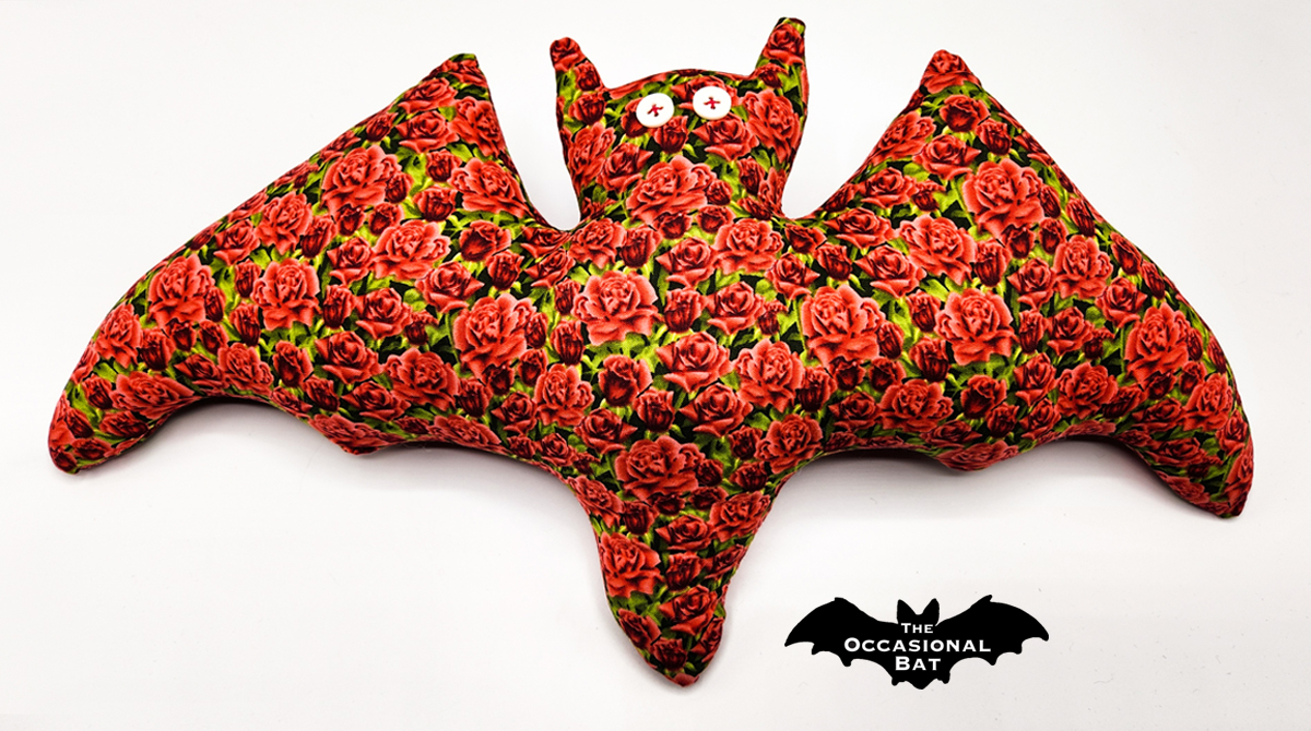 OccasionalBat's tweet photo. 🌹🌹 Feeling rosy with these gorgeous red roses that are brighter than my future. 🌹🌹 #bat #handemade #pillow #SALE #red #rose #theoccasionalbat #etsy #gift #shopmall #flower 🌹🌹 https://t.co/pZv8mDlAOq https://t.co/udJQ9lBmEI
