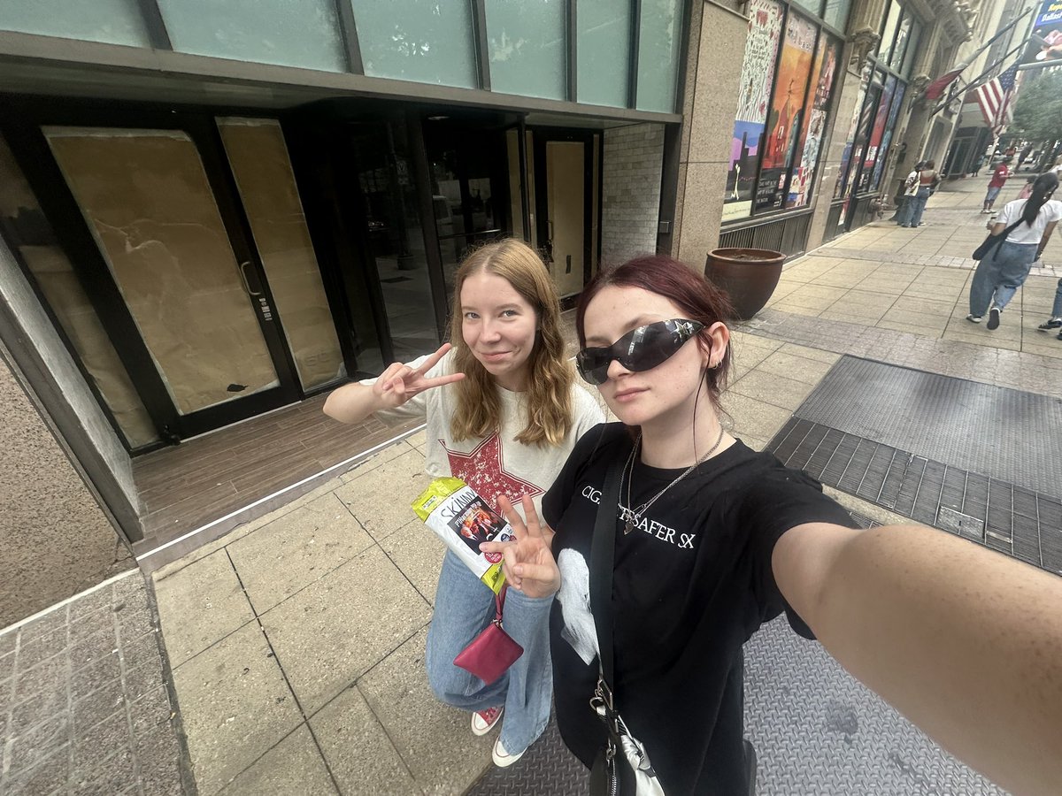 blossomsgetaway's tweet photo. Final day of the P1Harmony Hello82 Pop-Up in Dallas, Texas was a blast! 🫶  Got to take home some posters which were super cute! Ty for opening a Pop-Up in Dallas! 

@hello82official @hello82DALLAS 

#P1Harmony_POPUP #hello82 #hello82DALLAS #82giveaway https://t.co/o0ppECWxQN