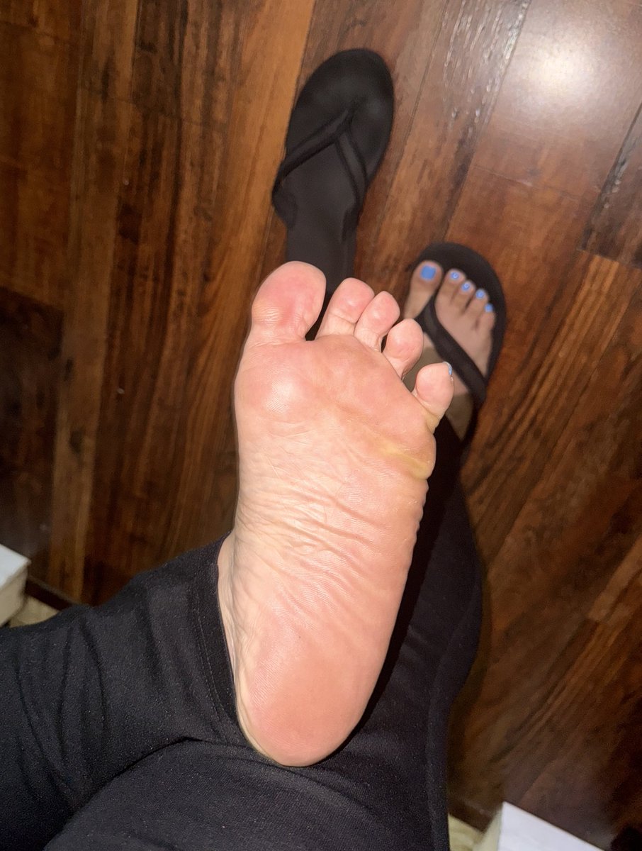 sarahsfeet_xo's tweet photo. Happy Sunday 😊 https://t.co/udaqvET4Mz