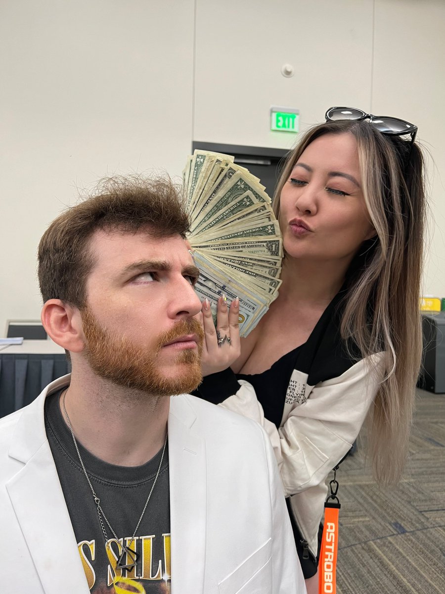 Gina Darling tweet media