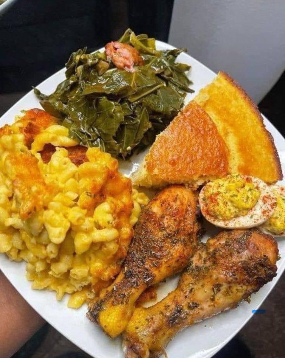 EatinErni tweet media