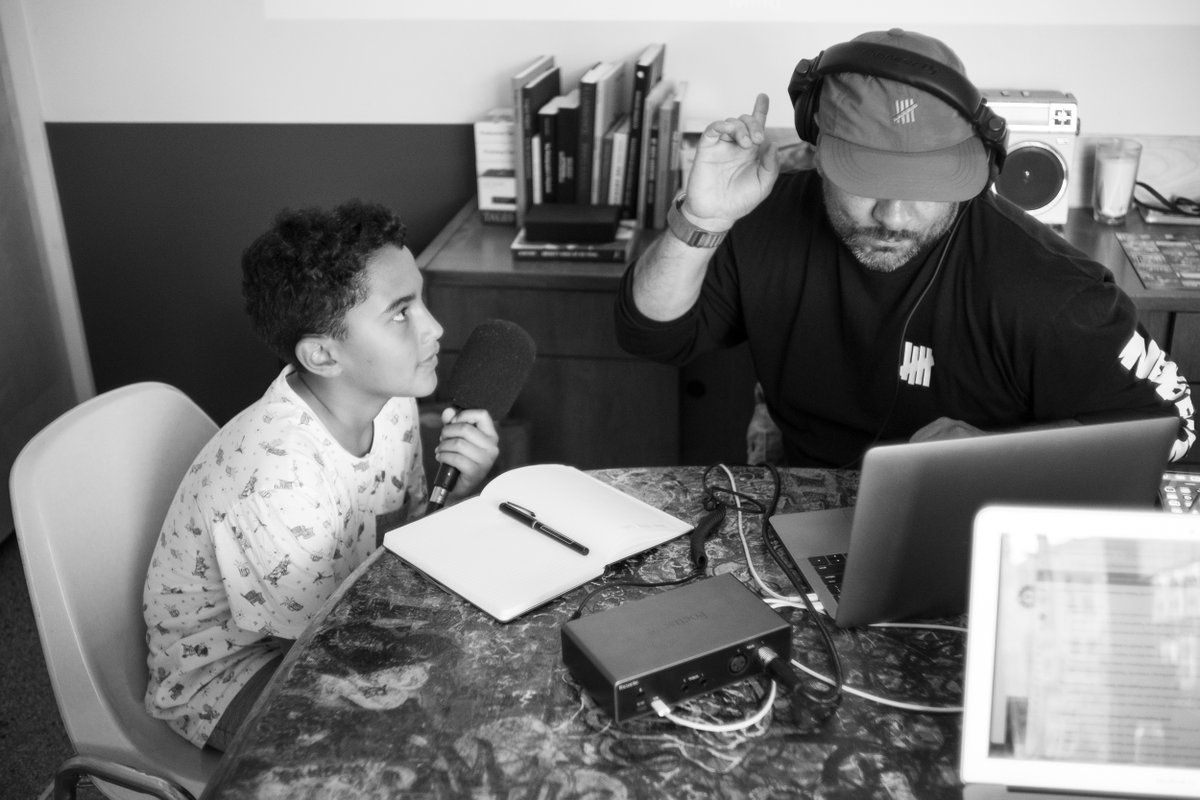 InsideSouthwest's tweet photo. Join us on a journey of creativity and self-expression! 🎵📖 Our recent workshop series with @AnthonyValadez helped local youth discover the power of storytelling through music. Read all about it here: https://t.co/111djl6gmb https://t.co/pwlD5idC6J