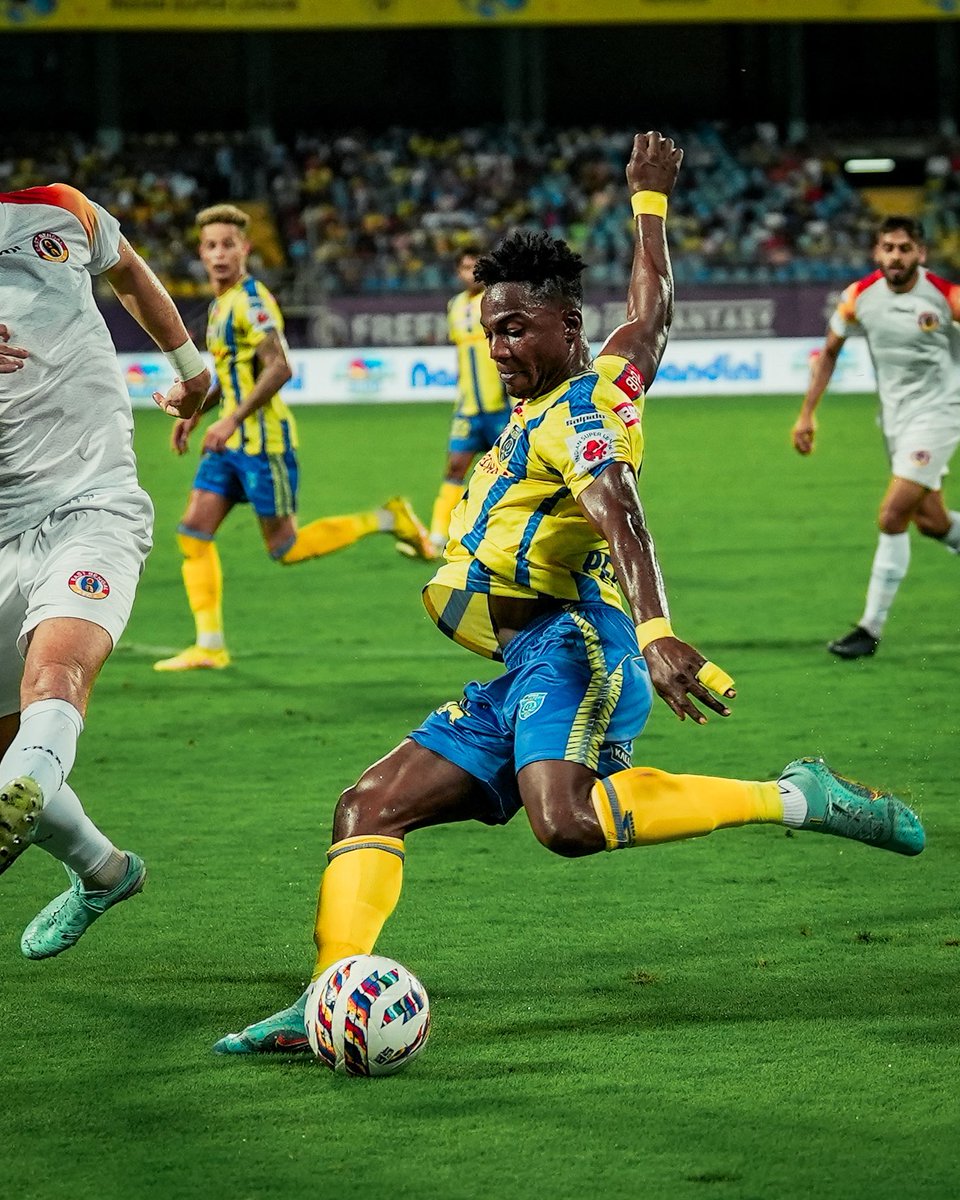 KeralaBlasters's tweet image. 𝐀 𝐦𝐞𝐦𝐨𝐫𝐚𝐛𝐥𝐞 𝐧𝐢𝐠𝐡𝐭 𝐢𝐧 𝐊𝐚𝐥𝐨𝐨𝐫 𝐜𝐚𝐩𝐭𝐮𝐫𝐞𝐝 𝐭𝐡𝐫𝐨𝐮𝐠𝐡 𝐭𝐡𝐞 𝐥𝐞𝐧𝐬 📸 

#KBFCEBFC #KBFC #KeralaBlasters