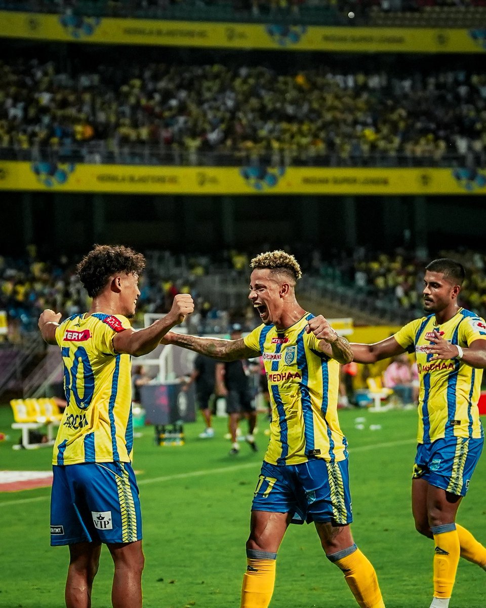 KeralaBlasters's tweet image. 𝐀 𝐦𝐞𝐦𝐨𝐫𝐚𝐛𝐥𝐞 𝐧𝐢𝐠𝐡𝐭 𝐢𝐧 𝐊𝐚𝐥𝐨𝐨𝐫 𝐜𝐚𝐩𝐭𝐮𝐫𝐞𝐝 𝐭𝐡𝐫𝐨𝐮𝐠𝐡 𝐭𝐡𝐞 𝐥𝐞𝐧𝐬 📸 

#KBFCEBFC #KBFC #KeralaBlasters