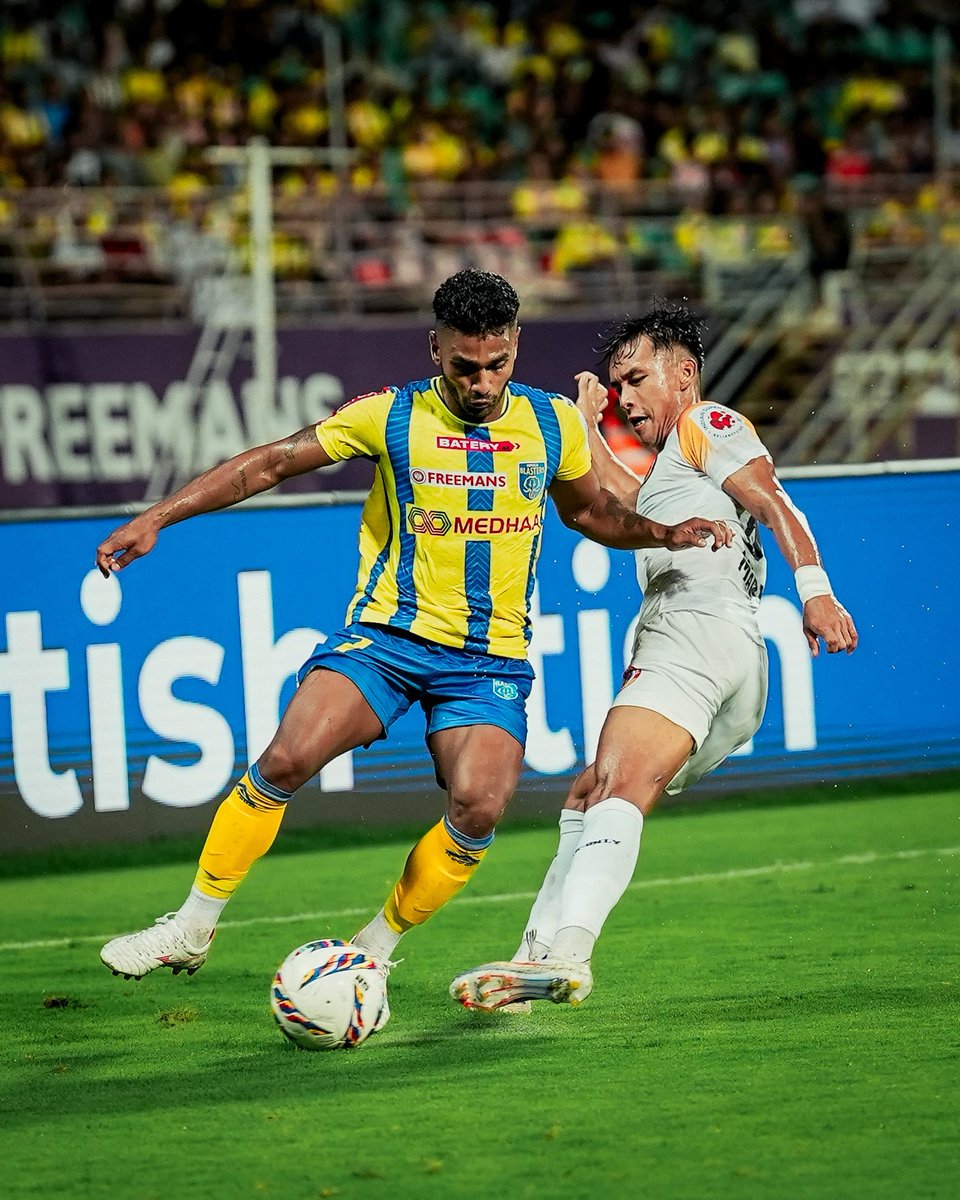 KeralaBlasters's tweet image. 𝐀 𝐦𝐞𝐦𝐨𝐫𝐚𝐛𝐥𝐞 𝐧𝐢𝐠𝐡𝐭 𝐢𝐧 𝐊𝐚𝐥𝐨𝐨𝐫 𝐜𝐚𝐩𝐭𝐮𝐫𝐞𝐝 𝐭𝐡𝐫𝐨𝐮𝐠𝐡 𝐭𝐡𝐞 𝐥𝐞𝐧𝐬 📸 

#KBFCEBFC #KBFC #KeralaBlasters