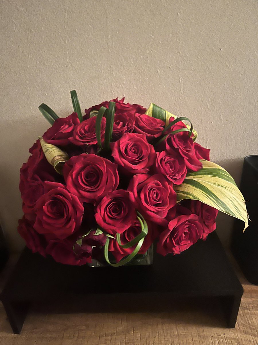 latinainny's tweet photo. Ustedes con sus flores amarillas y bueno a mi me dieron unas mas bonitas y piciosas 🥰🥰 https://t.co/DeqH1TCj89