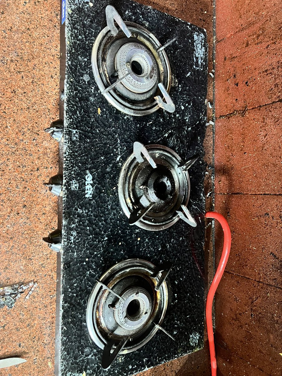RohitKhullar8's tweet photo. @Glen__India I am deeply frustrated to inform you that my Glen gas stove has broken down yet again, and this time, it has also broken my trust in your product. Attached is a picture taken while cooking, which clearly shows the issue. It’s 3rd time now. https://t.co/TIvXQkvkZ9