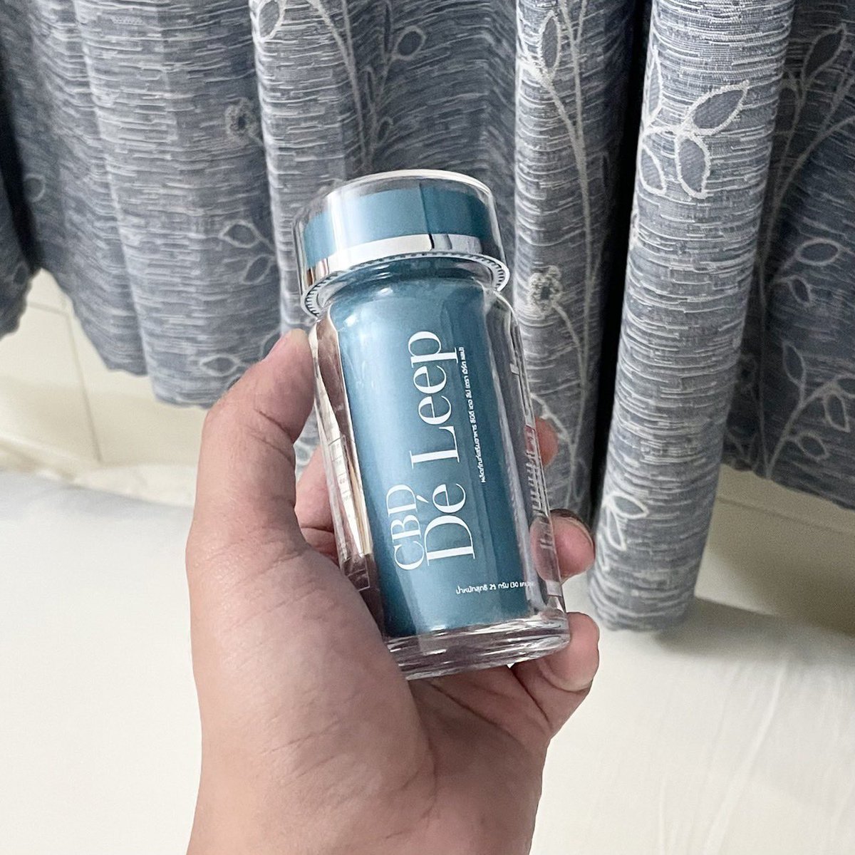 jjdoesitwork's tweet image. รีวิวแบบคนนอนน้อยแต่นอนนะ ตื่นมาไม่สดชื่น นอนหลับไม่สนิทลอง De‘ Leep ดู เป็นเม็ดซอฟต์เจลกลืนง่าย กินวันละ 1 เม็ด ก่อนนอน 30 นาที หลับสนิท ตื่นมาสดชื่น ไม่เพลียอ่ะ ขนาดนอนน้อยแบบวันละ 3-4 ช.ม. ติดๆ กันหลายวันก็ไม่รู้สึกเพลียแบบเริ่ดมากกกก ตื่นมาแล้วมันเฟรชอ่ะ ไม่เบลอ #earthlab…