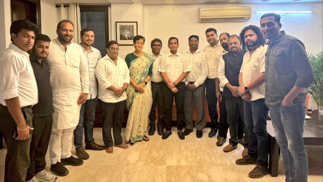 AAPGoa's tweet photo. AAP Goa delegation, led by President Adv. Amit Palekar, along with MLAs Capt. Venzy Viegas, Engr. Cruz Silva, and others, met Delhi CM Atishi ji. They congratulated her on becoming the 3rd female &amp; youngest CM of Delhi, wishing her success in her new journey. https://t.co/ZDDz7vqT65