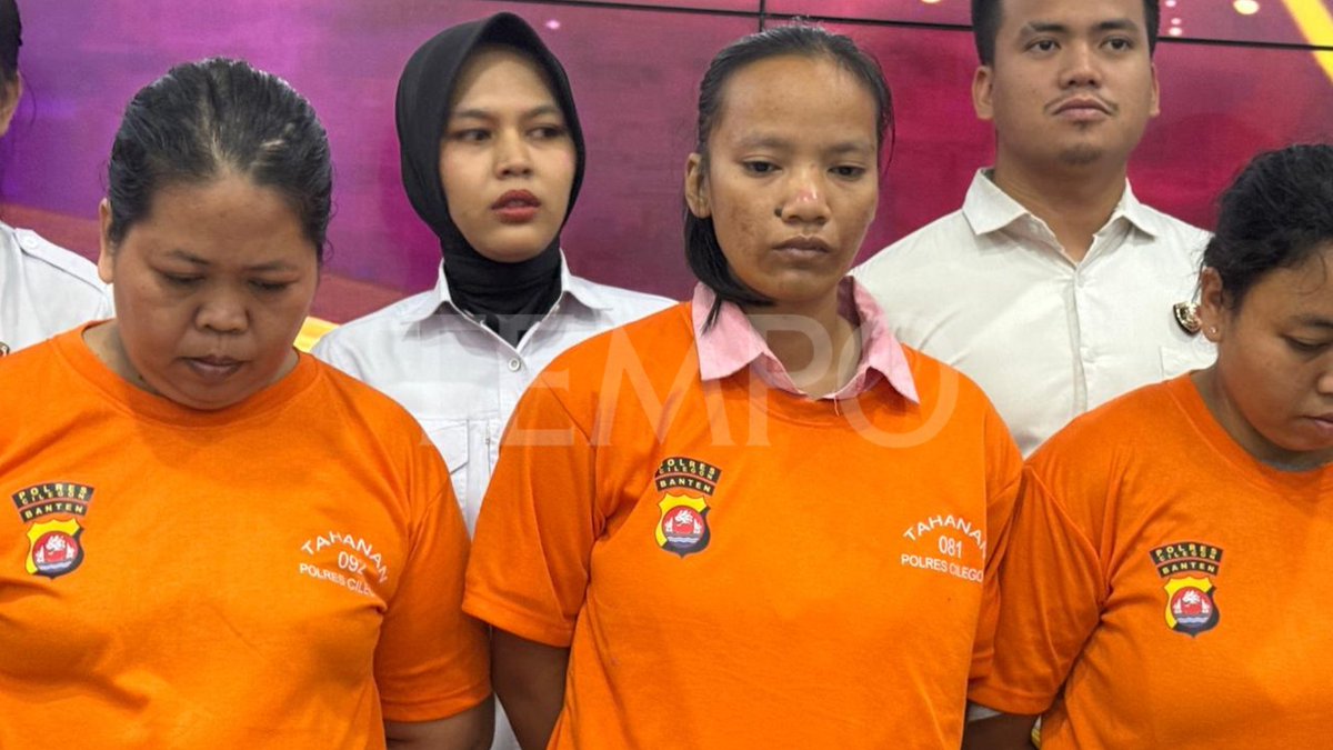 JhonSitorus_18's tweet photo. Tampang2 pelaku PENCULIK dan PEMBUNUH Aqila Aqilatunnisa Prisca Herlan di Cilegon

Yang laki2 masih begitu muda dan terlalu polos sepertinya, yang emak2 udahlah MADESU

Ancaman pidana Hukuman MATI dan atau PENJARA SEUMUR HIDUP karena ini adl :
✅️ Pembunuhan berencana
✅️ Penculikan
✅️ Penganiayaan terhadap anak dibawah umur
✅️ Ancaman pembunuhan

Selesai kalian