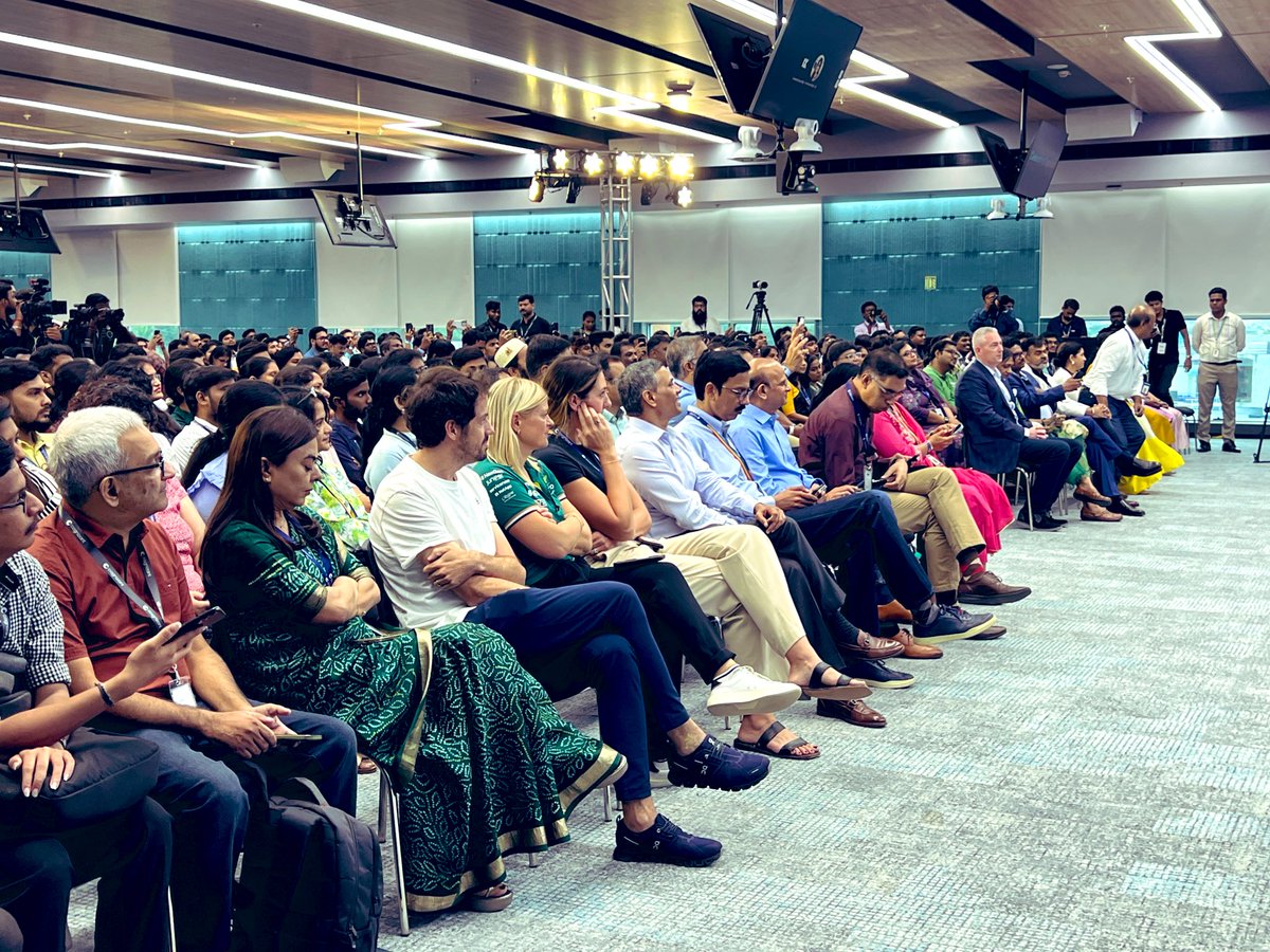 Cognizant's tweet photo. Live from Chennai!

@alo_oficial at our employee engagement event
Amazing to witness his passion and dedication as he engages with employees.

@AstonMartinF1 #CognizantAroundTheWorld #BeCognizant https://t.co/IrMbszGJIt