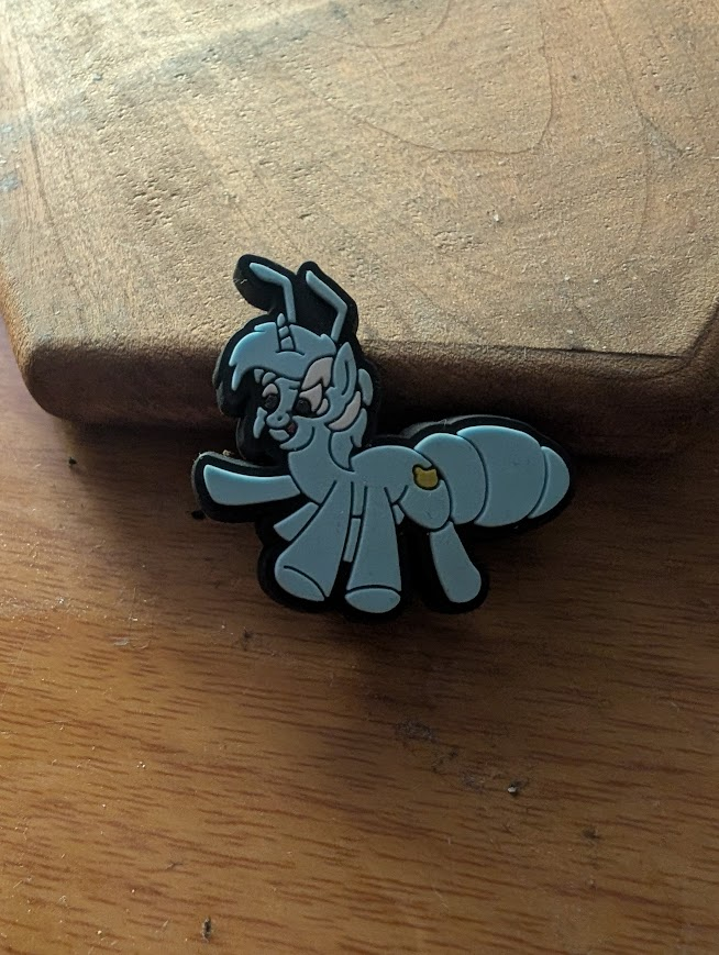 RocketLawnchArt's tweet photo. This li'l Lyrant croc charm will be scuttling to a foot near you at Mare Fair! https://t.co/tZ5w33UF39
