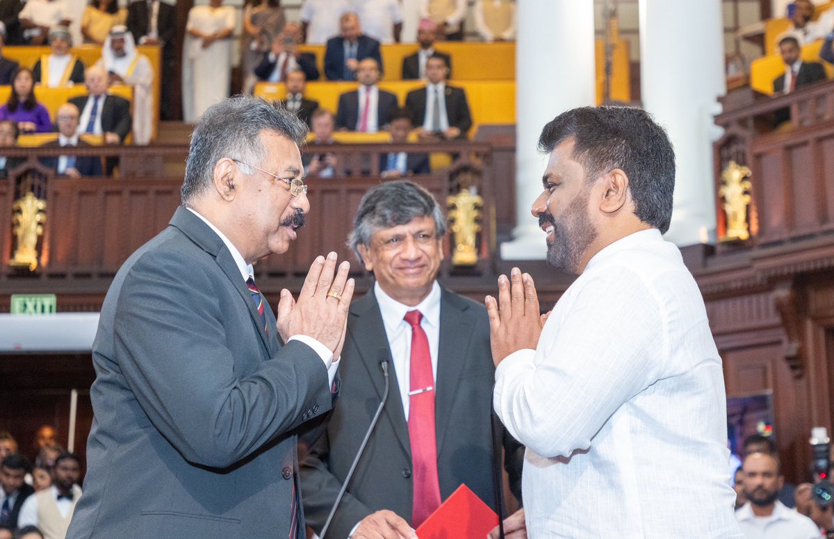 anuradisanayake's tweet image. This morning (23rd), I took oath as the 9th Executive President of the Democratic Socialist Republic of Sri Lanka in the presence of Chief Justice Jayantha Jayasuriya at the Presidential Secretariat.

I promise to fulfill your responsibility to usher in a new era of Renaissance…