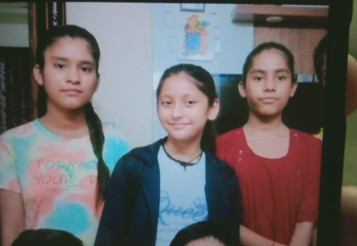 PyaraUKofficial's tweet image. यह तीनों लड़कियां हमारे उत्तराखंड से हैं जो पश्चिमी दिल्ली के इंद्रा पार्क से कल शाम रविवार 22 सितम्बर को 4 बजे से गायब हैं 😱

कृपया जल्द से जल्द शेयर कर 3 लड़कियों को बचाये 🙏 CM धामी जी इसका संज्ञान लीजिए 🙏

कल रात 2 बजे तक दिल्ली सागरपुर थाने में FIR लिखवाई,FIR  no 549 है…