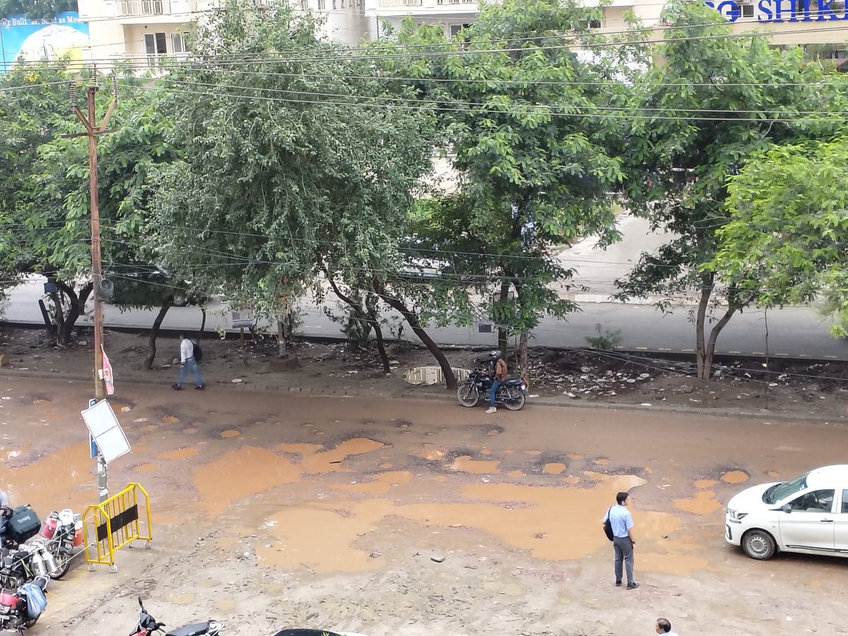 SumeerPandit's tweet photo. @navamit @UPGovt @myogiadityanath @dm_ghaziabad This is to bring to your attention to UPAVP about the deplorable condition of the roads in our locality Siddharth Vihar Ghaziabad. The situation is worse during the rainy season, when the potholes are filled with water and become even more dangerous.
Kindly wake-up and act on. https://t.co/tC9GJwU1SK
