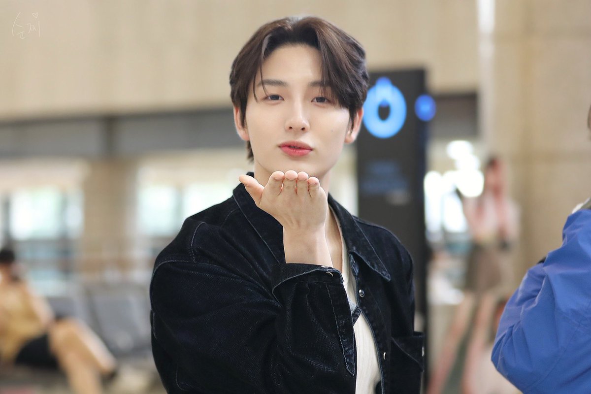 junpyoz's tweet photo. MY CUTE JUNPYO https://t.co/sdxDuUcdWa