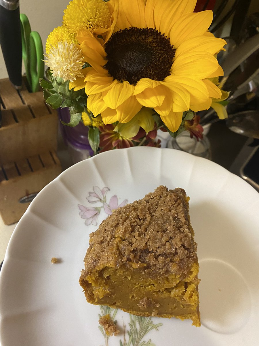 wrenalith's tweet photo. Cinnamon Sugar Pumpkin Bread 🌻🍁 https://t.co/xywD1bHlRE