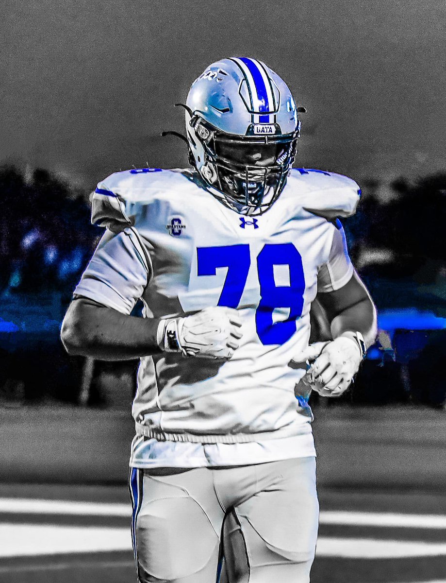 #FridayNightLights #HighSchoolFoortball #OffensiveTackle