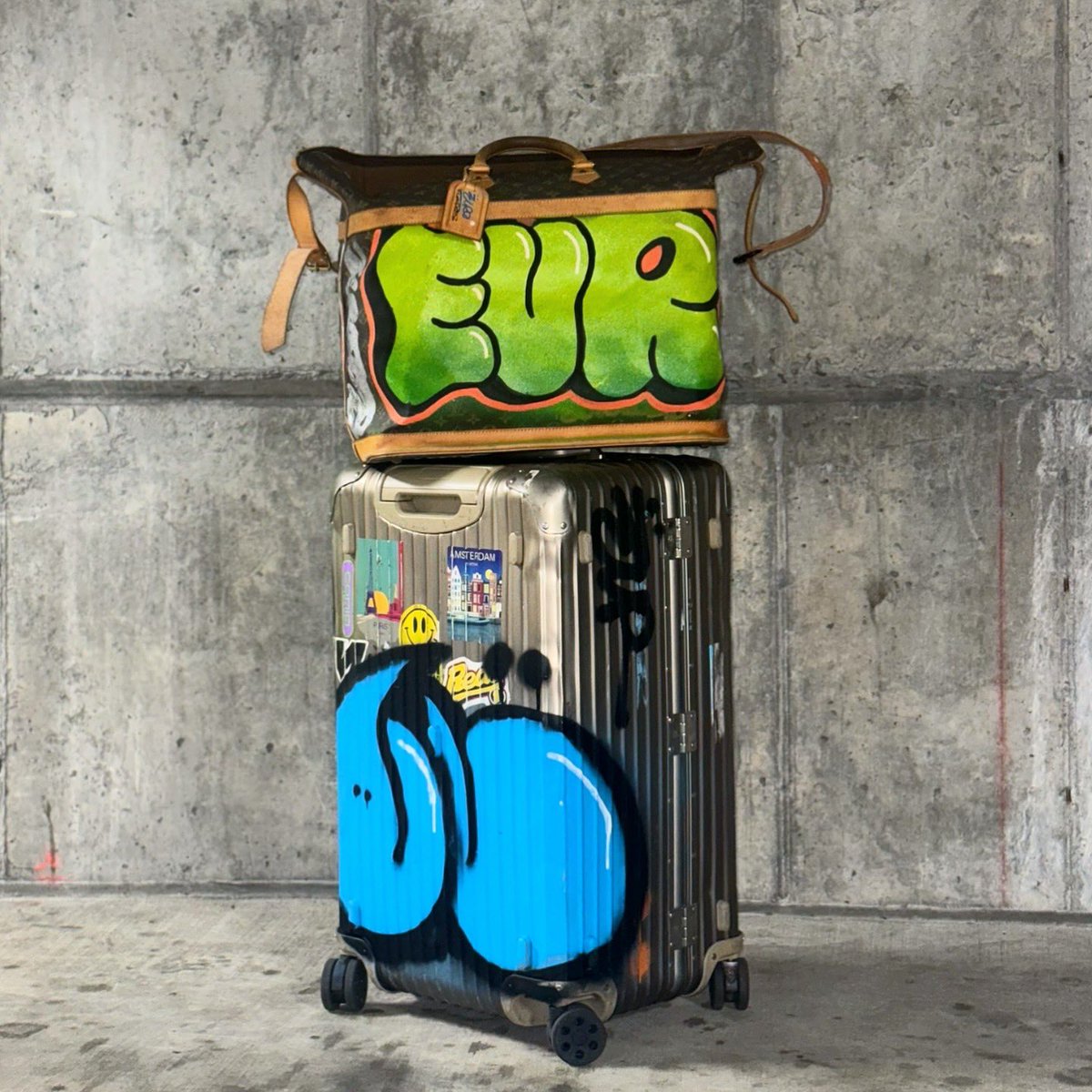 EURODOES's tweet photo. “nothing else to do” 
#rimowa #louisvuitton #graffiti https://t.co/1UmQf5yecC