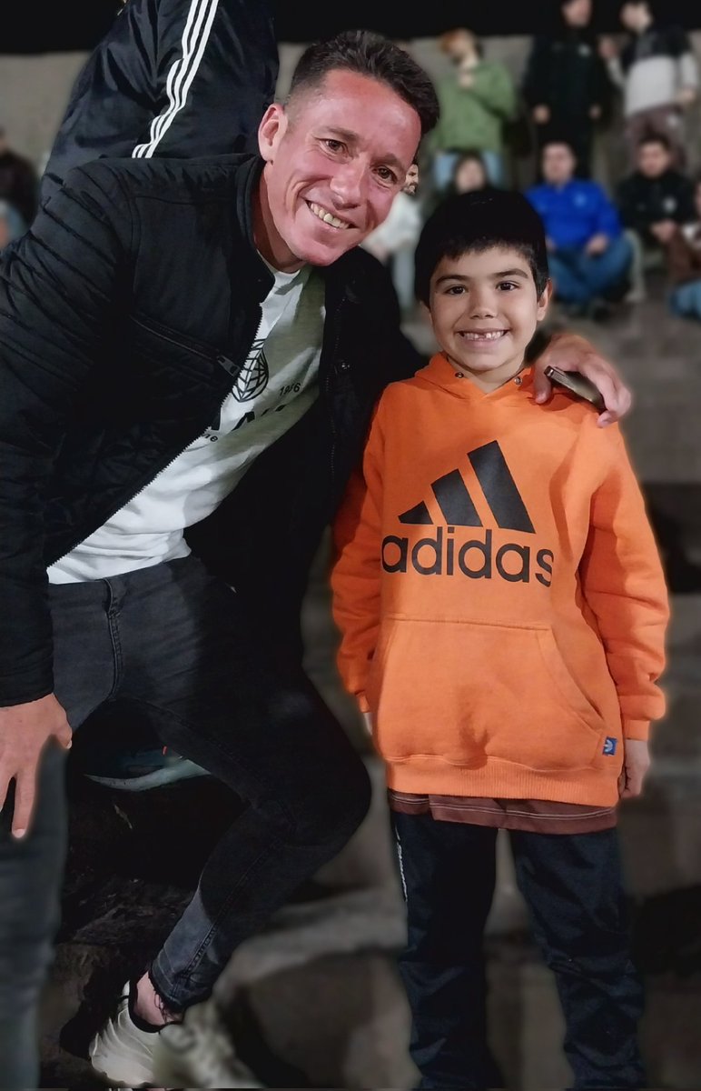 #MuchasGraciasMarron #MuchasGraciasMarron #MuchasGraciasMarron .... y de yapa, él por fin tuvo foto con su ídolo