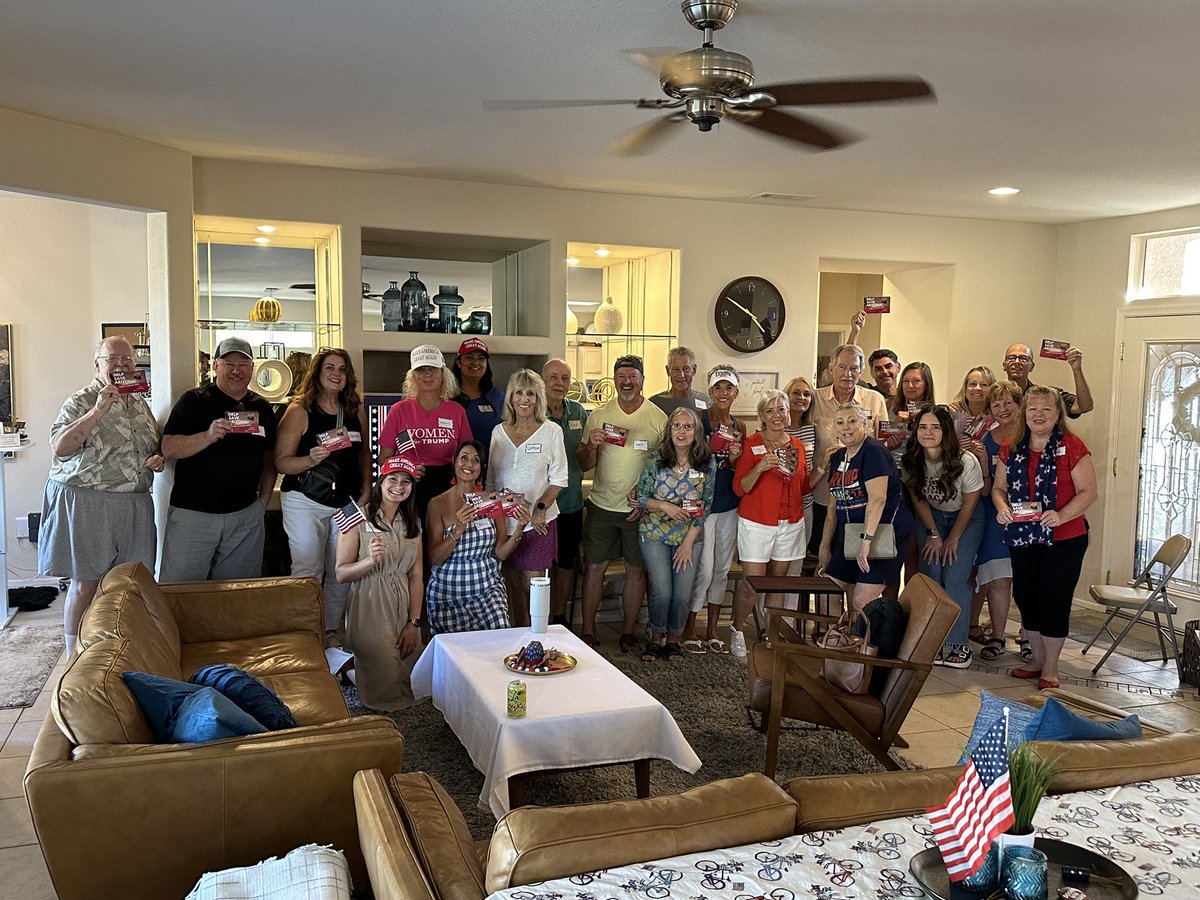 ConservativeKFC's tweet image. Forget a Mary Kay or Pamper Chef party, have a postcard/door knocking party instead! 

All you need is some postcards, stamps, a charcuterie board and you’re all set! 

GET TO KNOW YOUR NEIGHBORS! 

Invite your neighborhood to help save America! 💪🏼🇺🇸📮❤️🦅💌📬

#44days