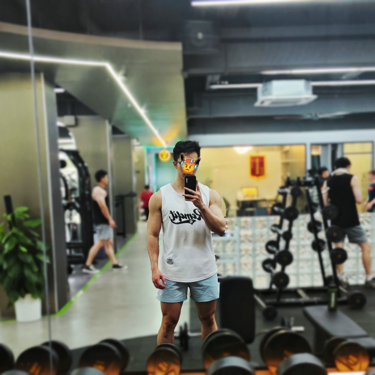 红与黑 tweet media